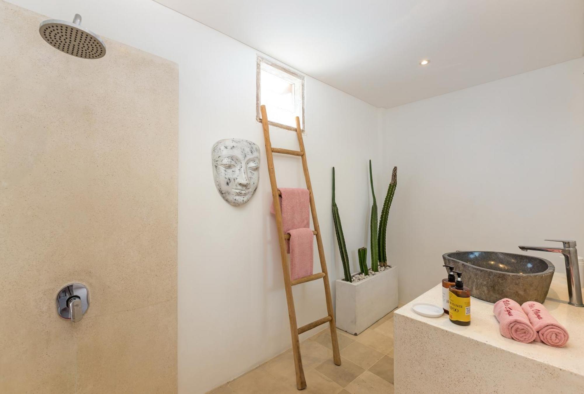 Wonderful 4br In Seminyak (Bali)